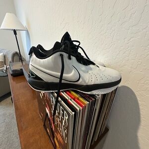 Nike Lebron 21 Conchiolin